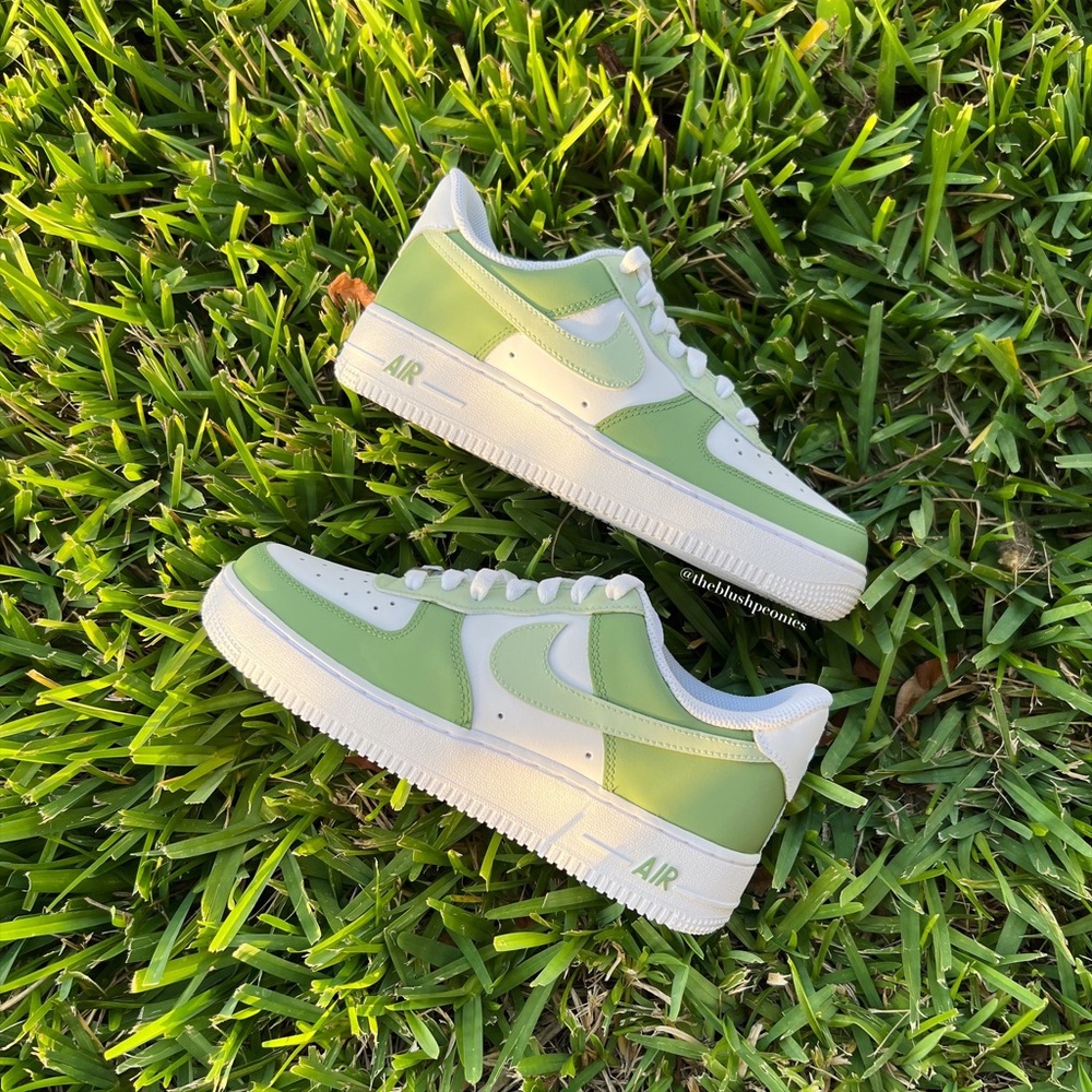 Nike Custom Painted Air Force 1 Low - Green NWT - Picture 2 of 4